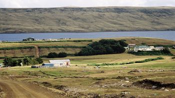 Islas Malvinas: Puerto San Carlos y estrecho San Carlos. Islas Malvinas: Puerto San Carlos y estrecho San Carlos.