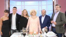 altText(Tras las duras críticas, Mirtha Legrand le respondió a Baby Etchecopar)}
