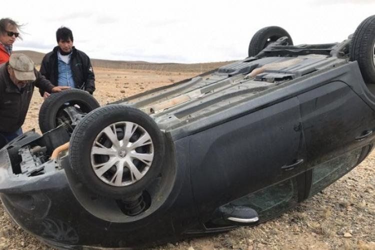 La diputada volcó en la ruta pero está fuera de peligro.