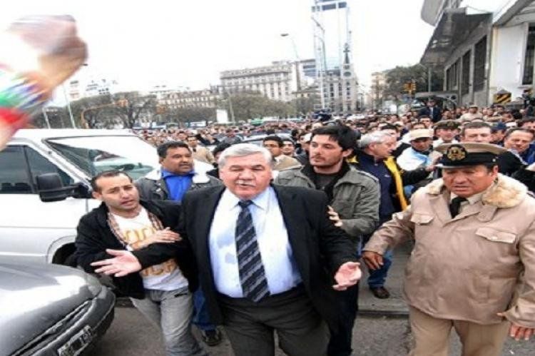 Uno de los jefes denunciados ahora por Garré. Imagen que demuestra el malestar en las fuerzas.