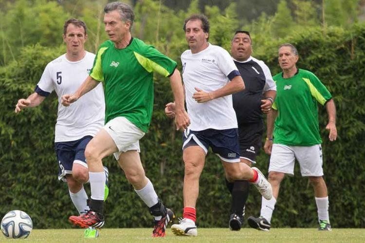 macri futbol.jpg