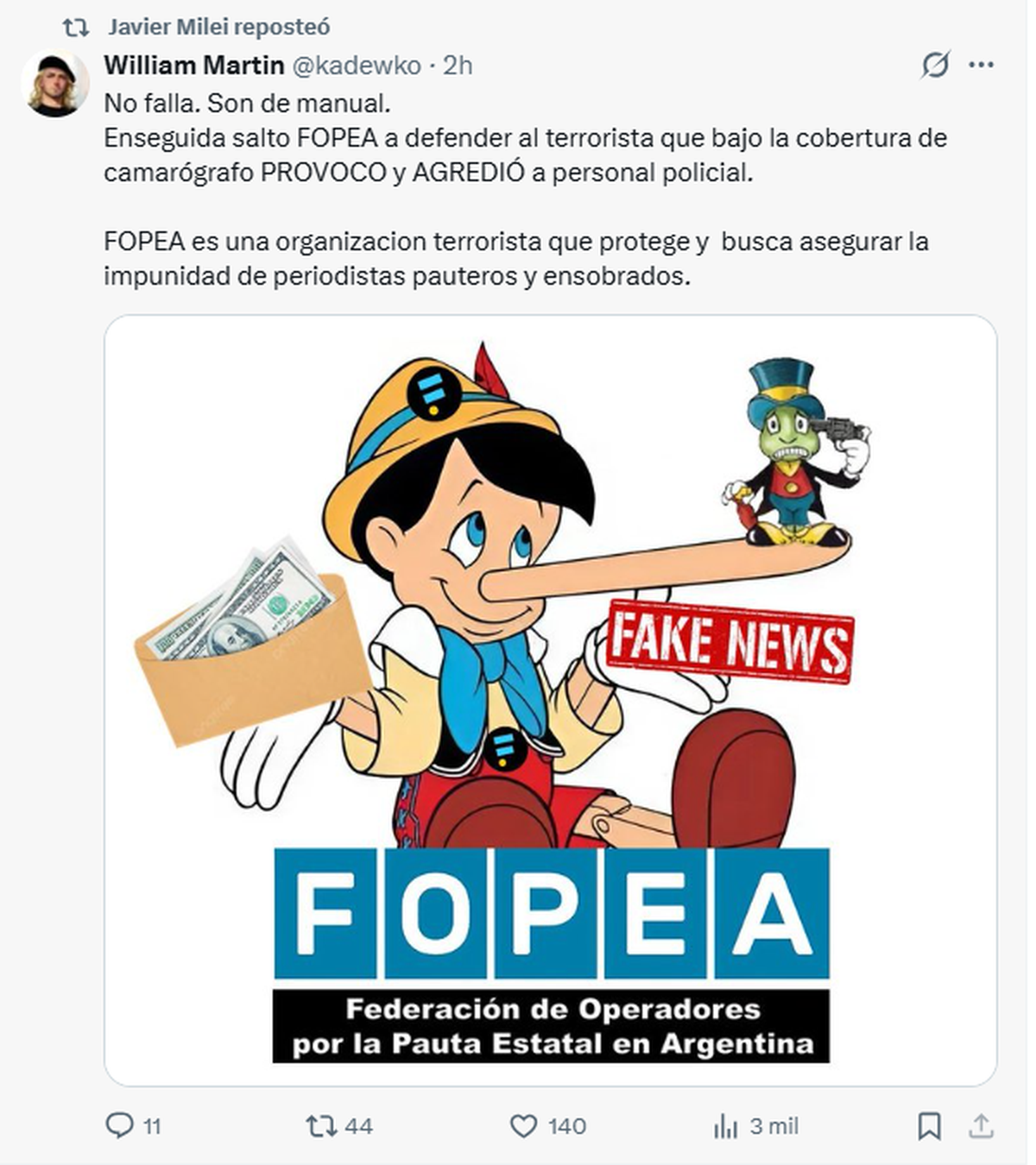 Javier Milei amplificó el conflicto en redes con un tuit que calificaba al camarógrafo y a FOPEA de "terroristas". Javier Milei amplificó el conflicto en redes con un tuit que calificaba al camarógrafo y a FOPEA de "terroristas".