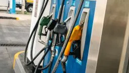 La baja del petróleo no se traduce en los surtidores de Argentina.&nbsp;