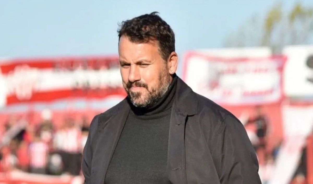 Fabbiani, DT de Deportivo Riestra, en el ojo de la tormenta por el caso Spreen. Fabbiani, DT de Deportivo Riestra, en el ojo de la tormenta por el caso Spreen.