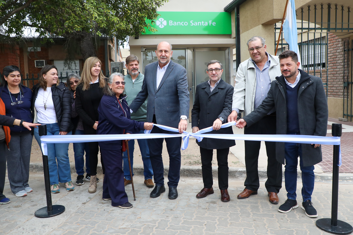 Omar Perotti en un acto del Banco Santa Fe. Omar Perotti en un acto del Banco Santa Fe.