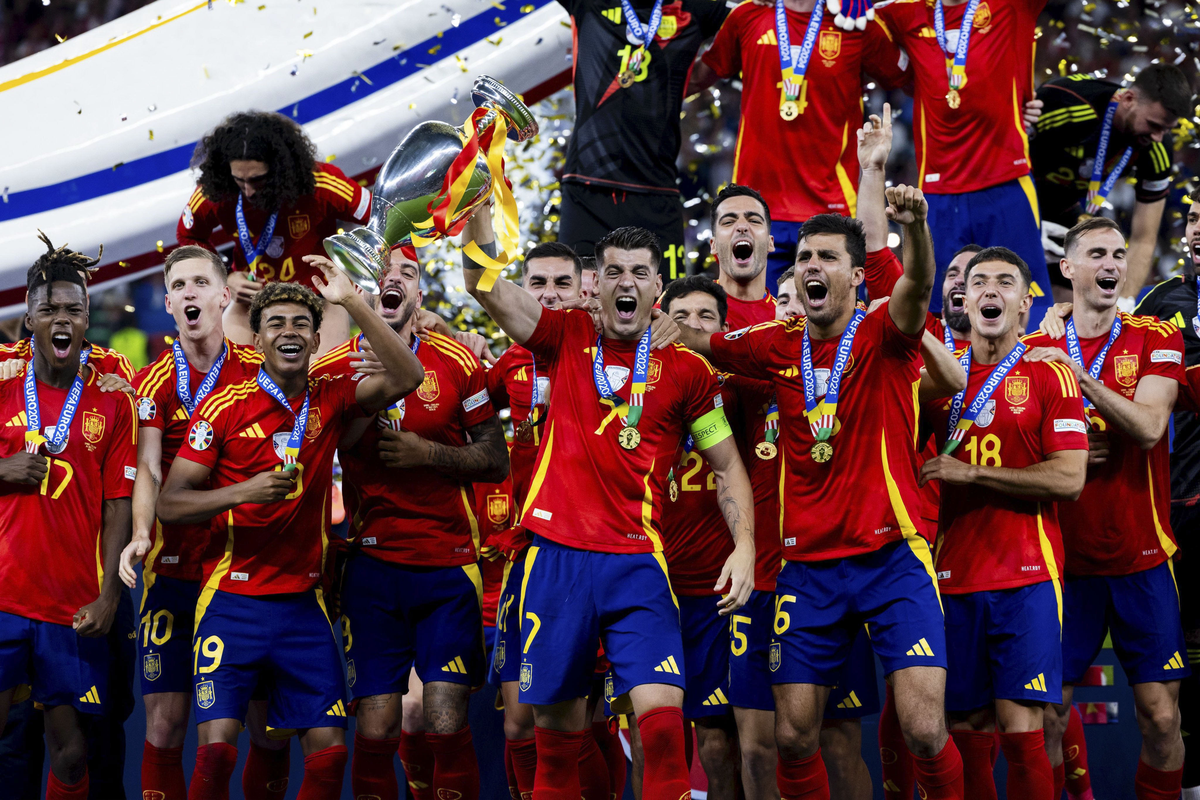 Junio y julio fueron meses de Eurocopa. El fútbol europeo, a la vuelta de la esquina. Junio y julio fueron meses de Eurocopa. El fútbol europeo, a la vuelta de la esquina.