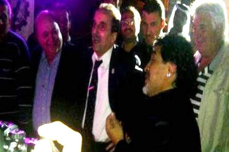 Ider Peretti, Moreno y Maradona, en Dubai.