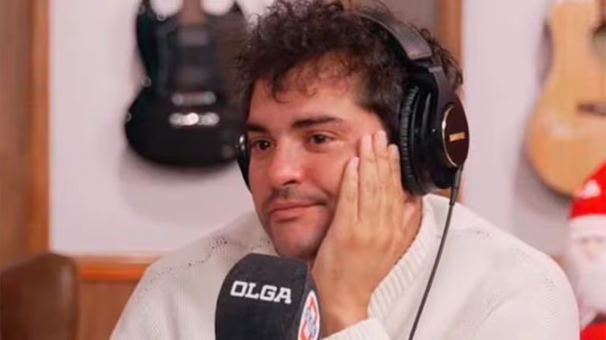 La renuncia de Amadeo se suma a la reciente salida de Homero Pettinato. Dos bajas en una semana que exponen el desgaste del streaming y el costo real de sostener proyectos diarios. La renuncia de Amadeo se suma a la reciente salida de Homero Pettinato. Dos bajas en una semana que exponen el desgaste del streaming y el costo real de sostener proyectos diarios.