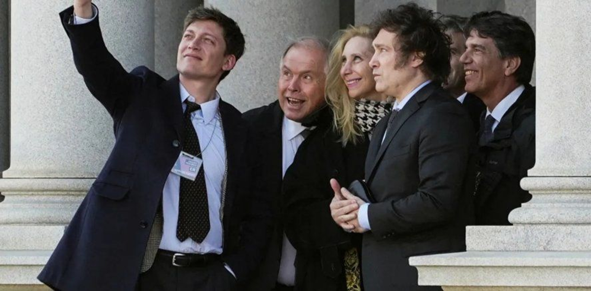 El presidente Milei podría estar favoreciendo la estrategia legal de fondos buitres con respecto a YPF El presidente Milei podría estar favoreciendo la estrategia legal de fondos buitres con respecto a YPF