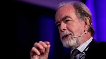 Denuncian que González Fraga cobraba doble sueldo y que sigue en un cargo gracias al Banco Nación