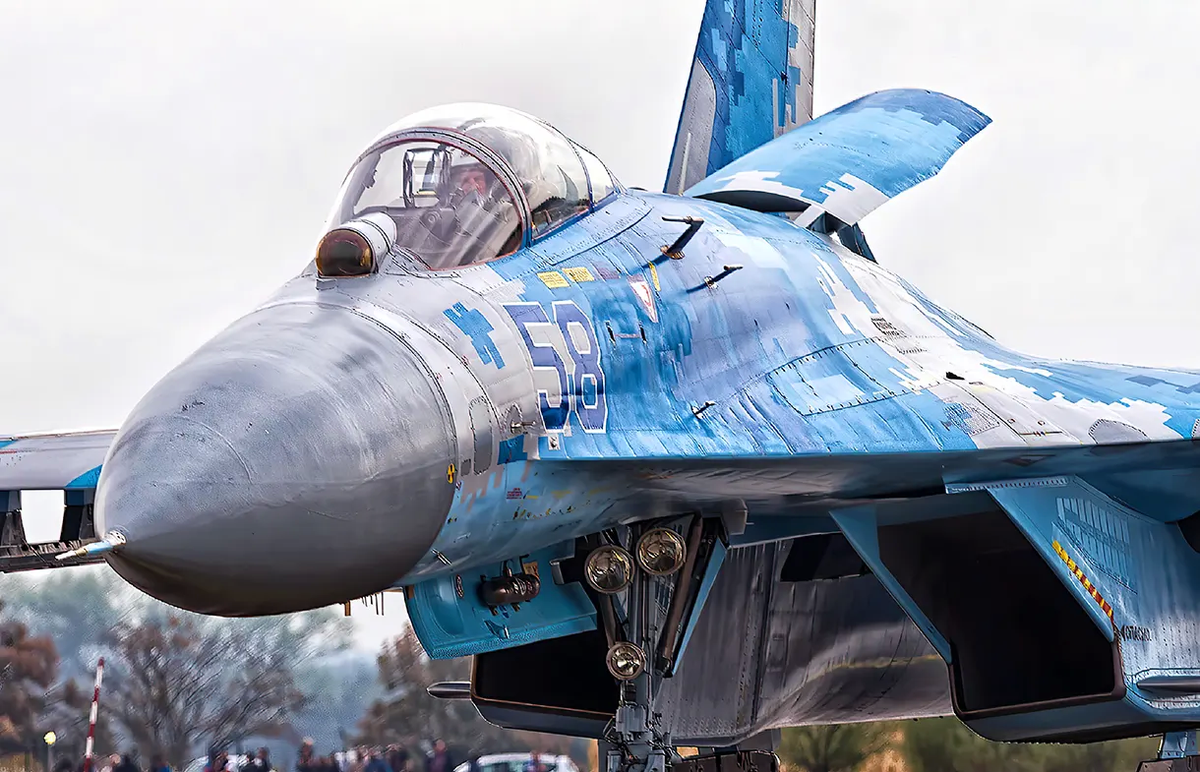Su-27.