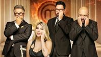MasterChef se llena de escándalos puertas adentro: favoritismos, maltratos y decisiones dudosas ponen a Telefe contra las cuerdas y al reality bajo sospecha. MasterChef se llena de escándalos puertas adentro: favoritismos, maltratos y decisiones dudosas ponen a Telefe contra las cuerdas y al reality bajo sospecha.