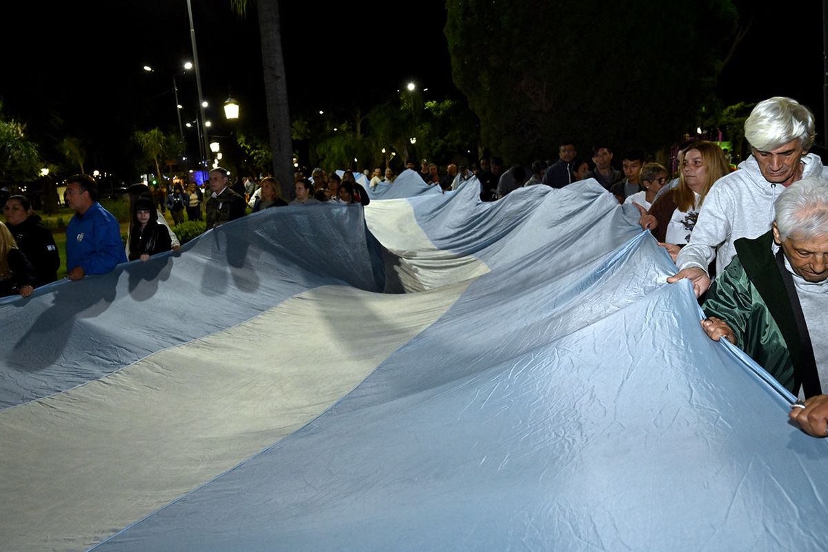 Un caso interesante: tradicional vigilia de los Veteranos de Guerra de Malvinas (VGM) en el municipio de Tigre. Un caso interesante: tradicional vigilia de los Veteranos de Guerra de Malvinas (VGM) en el municipio de Tigre.