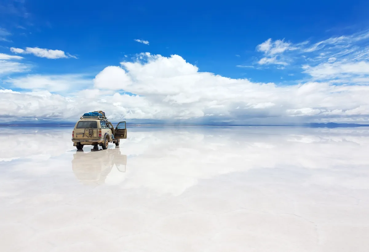 El Salar de Uyuni, ubicado en Bolivia, se trata del salar más grande de Sudamérica. El Salar de Uyuni, ubicado en Bolivia, se trata del salar más grande de Sudamérica.