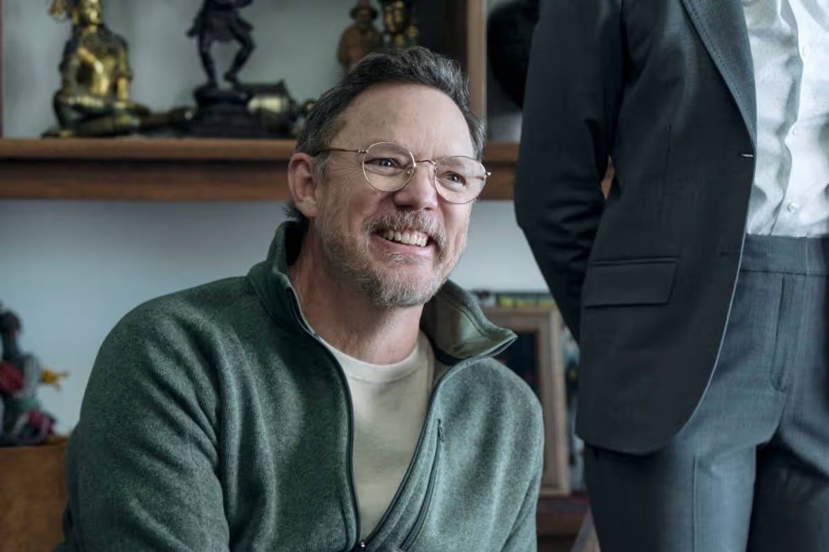 La segunda temporada suma a Matthew Lillard como un millonario ambiguo. La segunda temporada suma a Matthew Lillard como un millonario ambiguo.