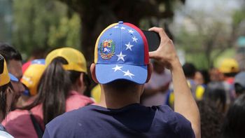 Venezolanos en problemas en Chile: es 0,4% pero complican a todos. Venezolanos en problemas en Chile: es 0,4% pero complican a todos.