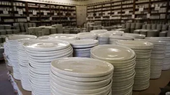 Etapa de crisis: La histórica fábrica de porcelana que lucha por no apagar sus motores