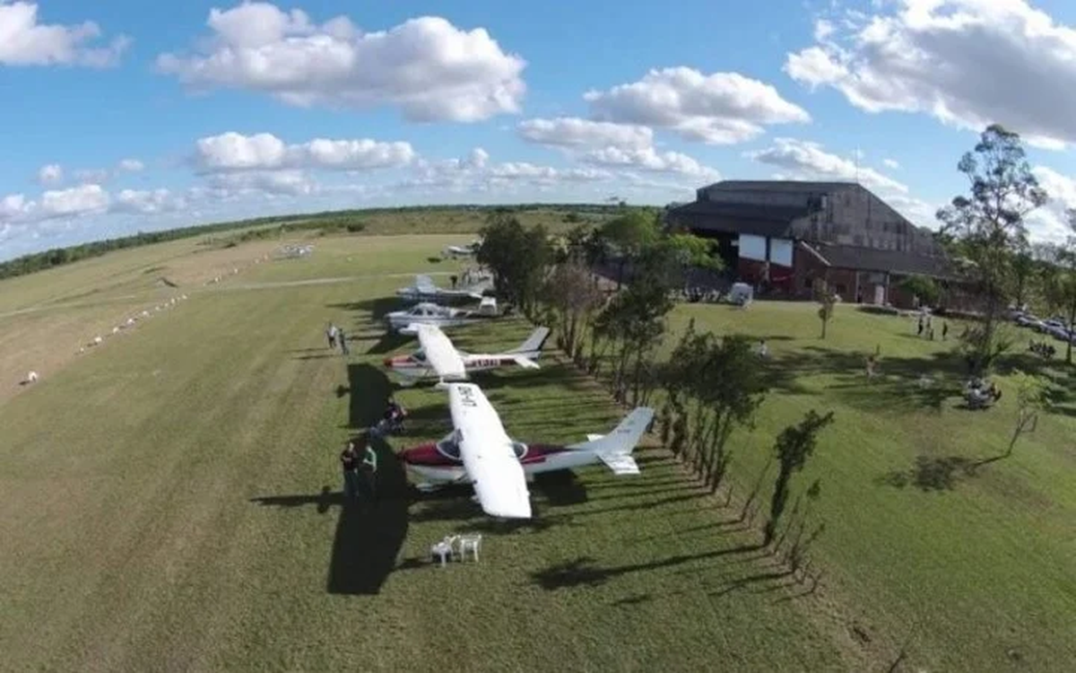 El Aeroclub Chaco en el Campo los Palmares, el lugar donde fue robada la avioneta. (Foto: Radio Sudamericana)