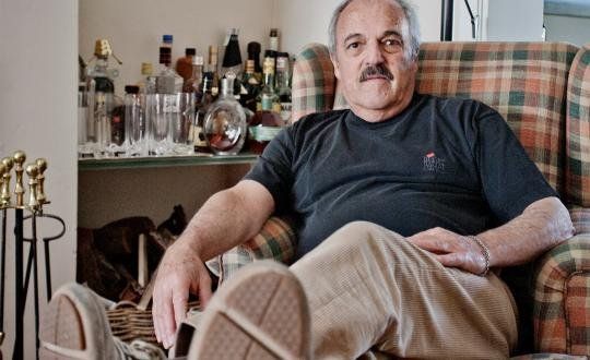 Rabinovich se había encerrado en la lectura: Viste que no hay edades para que se despierten las pasiones... En mi caso se debió a un suceso lamentable, a partir de un hecho triste y violento que viví cuando me robaron en mi casa. Ese fue un disparador pa