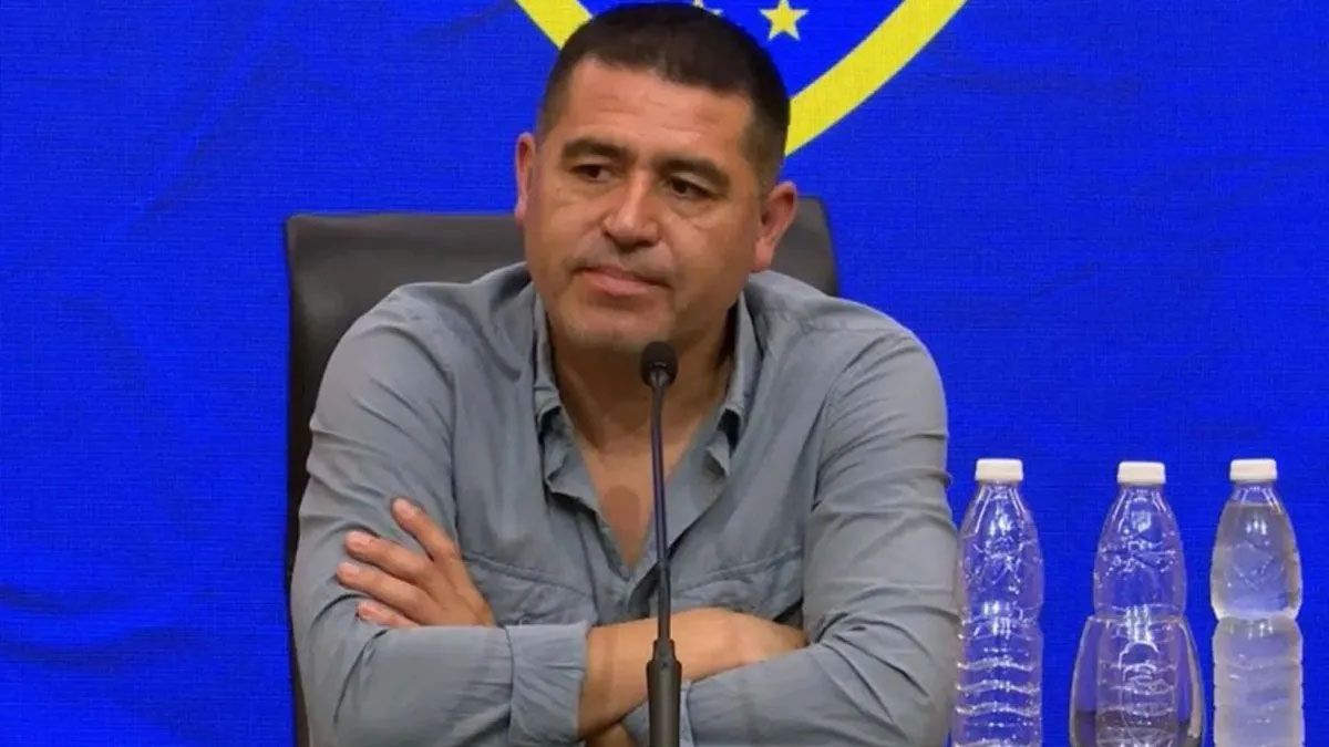 Juan Rom&aacute;n Riquelme apunta muy fuerte para que Leandro Brey sea el arquero titular de Boca y, de a poco, le da salida a Sergio Romero.