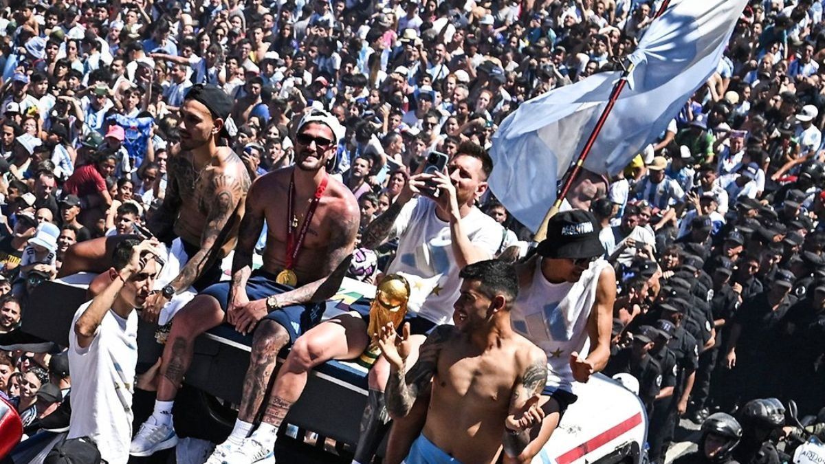 Con el regreso de la Scaloneta a su país natal, la fiesta no es sólo para los fanáticos sino que también lo disfrutan los jugadores.