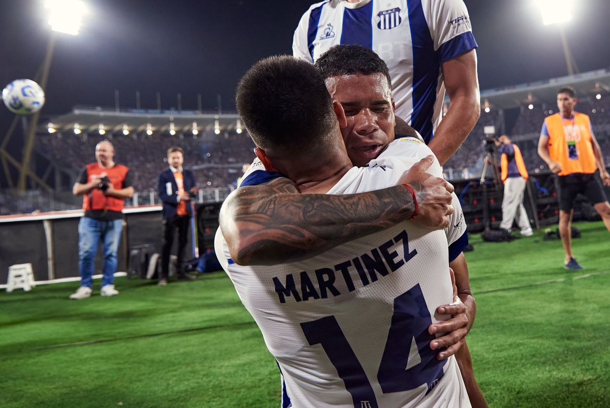 Talleres se acerca a Vélez