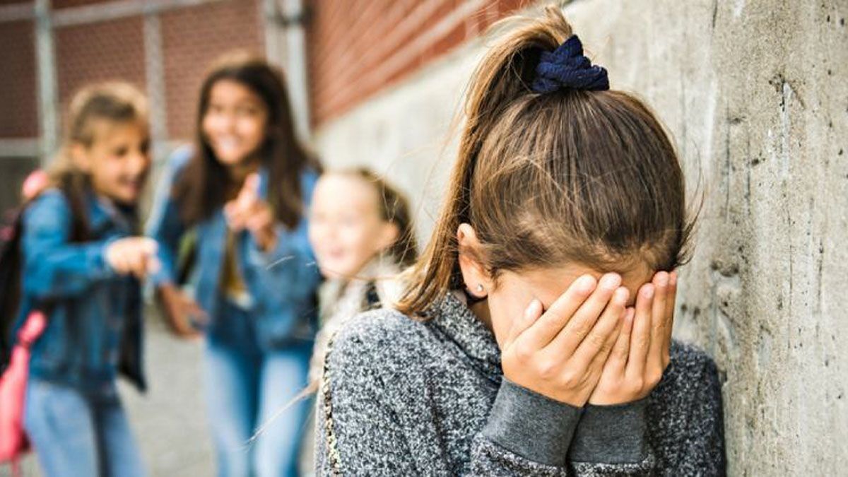 El acoso escolar es un problema serio en el mundo. El acoso escolar es un problema serio en el mundo.