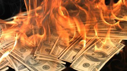 Alberto terminado: Bonos +3,5% pero dólar no afloja