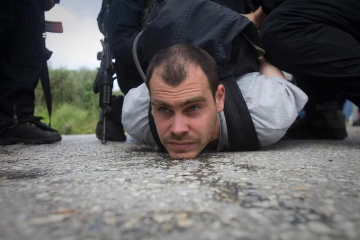 El activista israelí Jonathan Pollak fue arrestado varias veces por protestas. El activista israelí Jonathan Pollak fue arrestado varias veces por protestas.
