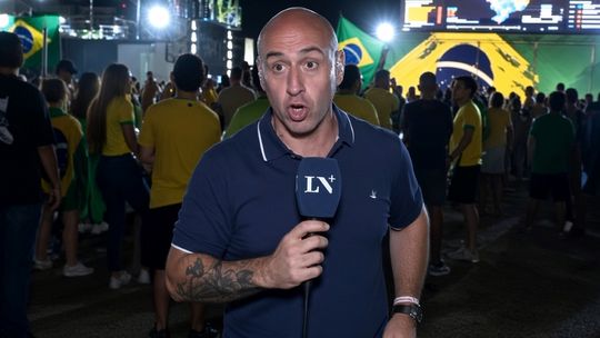 Lula le ganó por pocos puntos a Flávio Bolsonaro y Esteban Trebucq relató el clima humillante que se vivió entre los seguidores del candidato liberal. Foto: LN+