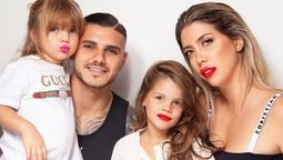 altText(Wanda Nara vuelve a viajar y dispara otra polémica: ¿A las nenas quién las cuida?)}