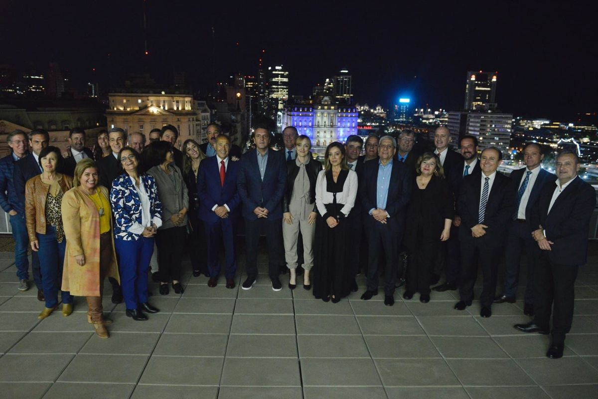 Sergio Massa y senadores del FdT en Economía.