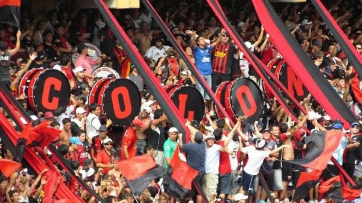 Colón se metió en los 8avos de final de la Copa Argentina que quedó manchada por disturbios, detenciones y hubo un lapidario informe del árbitro.