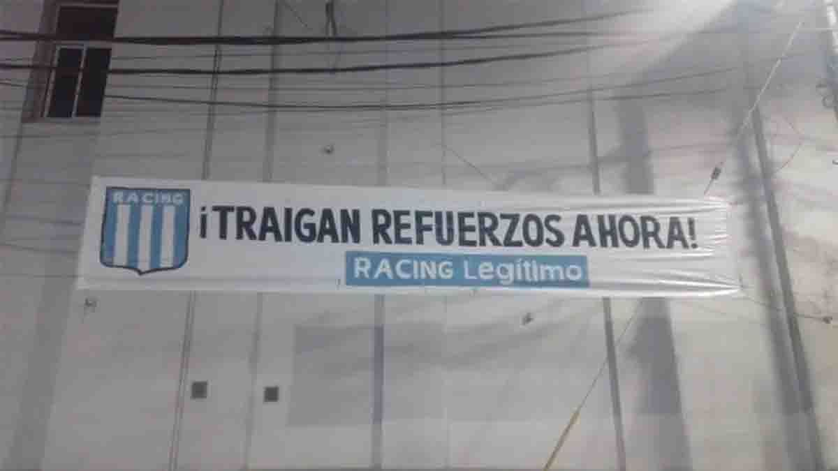 Los hinchas de Racing están perdiendo la paciencia y explotaron contra el presidente Diego Milito con el pedido: “Refuerzos ahora”. (Foto: Gentileza: TyC Sports) Los hinchas de Racing están perdiendo la paciencia y explotaron contra el presidente Diego Milito con el pedido: “Refuerzos ahora”. (Foto: Gentileza: TyC Sports)