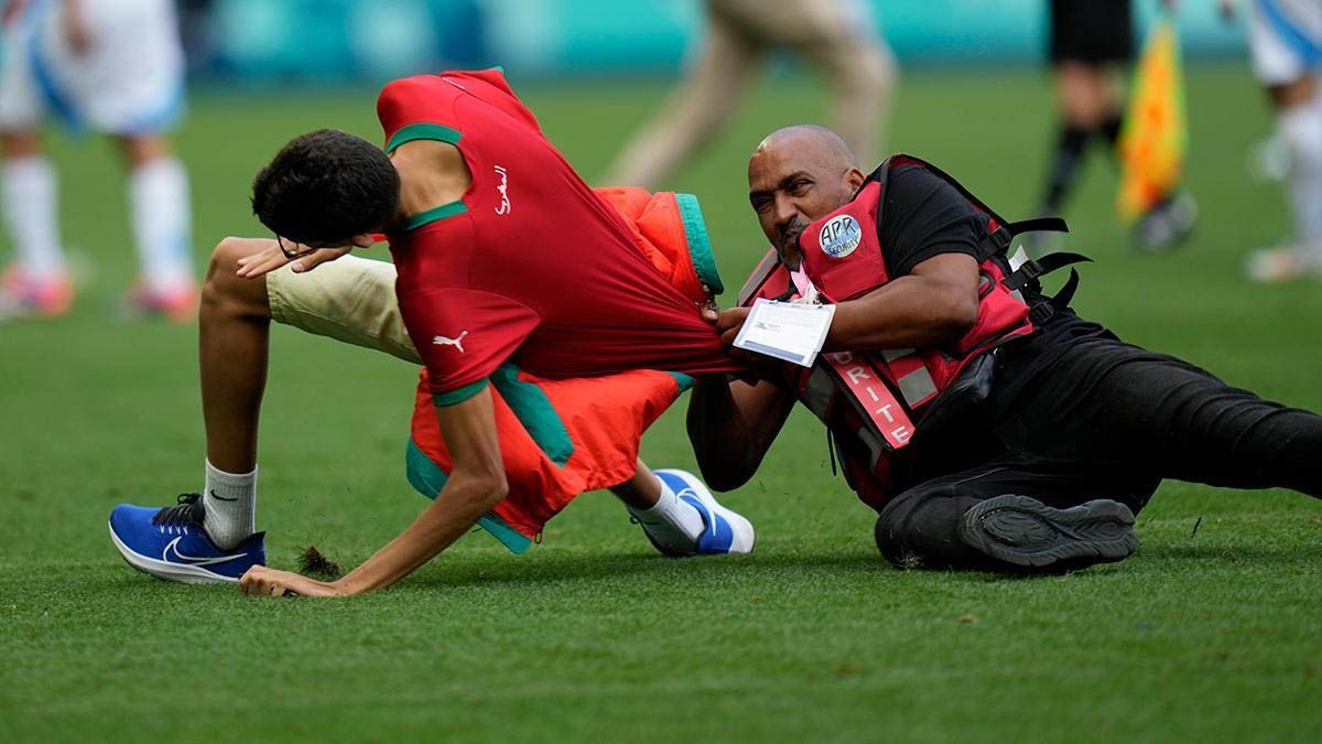 Argentina Sub23, dirigida por Javier Mascherano, perdió 1-2 con Marruecos en los Juegos Olímpicos de París 2024 pero Francia provocó un escándalo. Argentina Sub23, dirigida por Javier Mascherano, perdió 1-2 con Marruecos en los Juegos Olímpicos de París 2024 pero Francia provocó un escándalo.