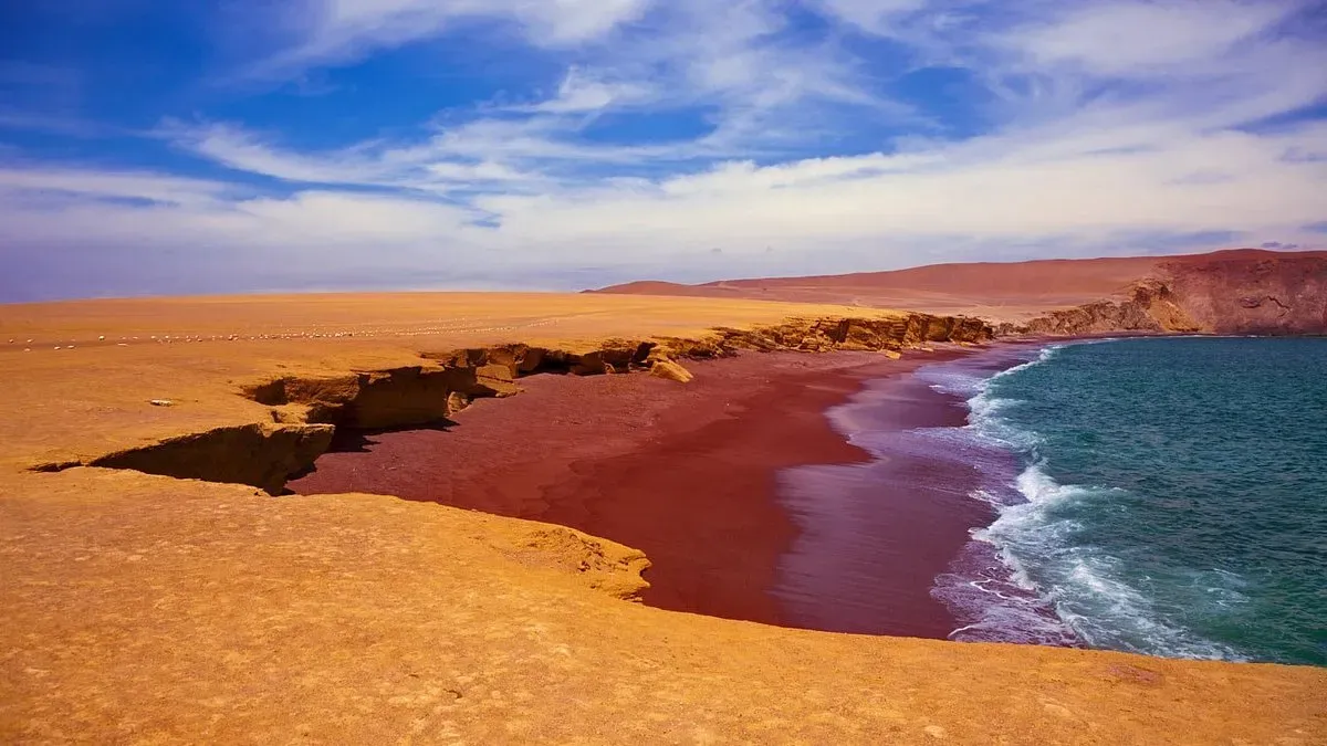 Una alucinante playa que vale la pena visitar en Perú. Una alucinante playa que vale la pena visitar en Perú.