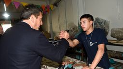 Ganancias un tema clave mientras Sergio Massa visita la Cooperativa del Calzado del Sud, en Avellaneda (GBA).