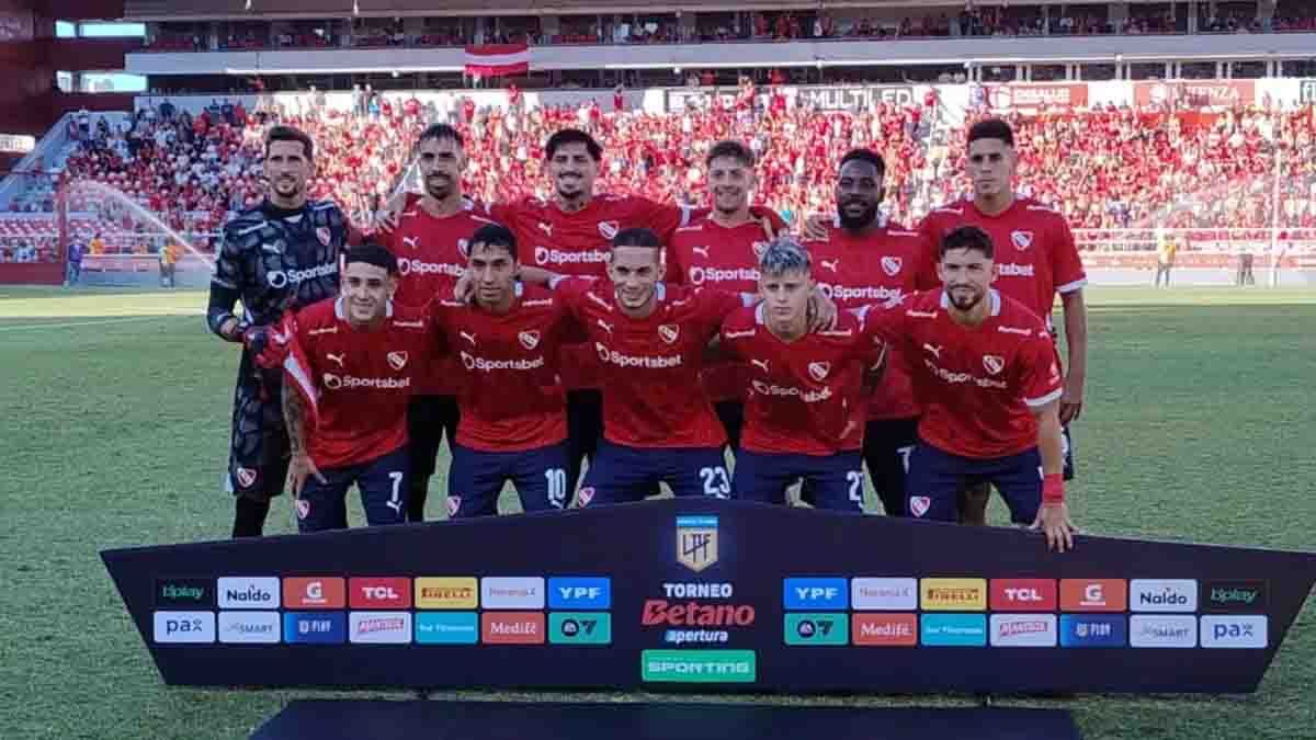 Independiente fue sancionado por la FIFA y deberá pagar la suma de 570.000 dólares para poder salir de una nueva inhibición y volver a sumar refuerzos. Independiente fue sancionado por la FIFA y deberá pagar la suma de 570.000 dólares para poder salir de una nueva inhibición y volver a sumar refuerzos.