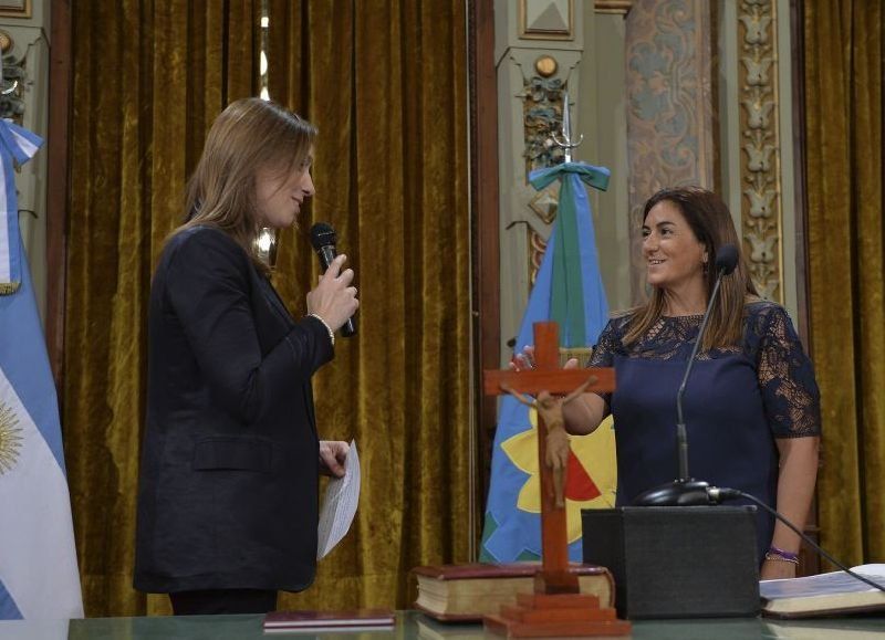 La gobernadora María Eugenia Vidal cuando tomó juramento a Fernanda Inza como secretaria Legal y Técnica bonaerense, en reemplazo de Julio Conte Grand, procurador bonaerense.