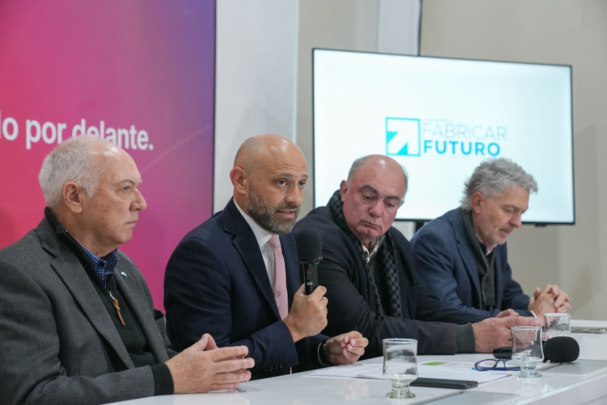 El ministro también destacó que el encuentro buscará posicionarse como una instancia previa al congreso nacional de la UIA, ampliando la discusión hacia una agenda regional compartida con Córdoba y Entre Ríos. El ministro también destacó que el encuentro buscará posicionarse como una instancia previa al congreso nacional de la UIA, ampliando la discusión hacia una agenda regional compartida con Córdoba y Entre Ríos.