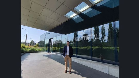 Ignacio Devitt en Philip Morris International. Ignacio Devitt en Philip Morris International.