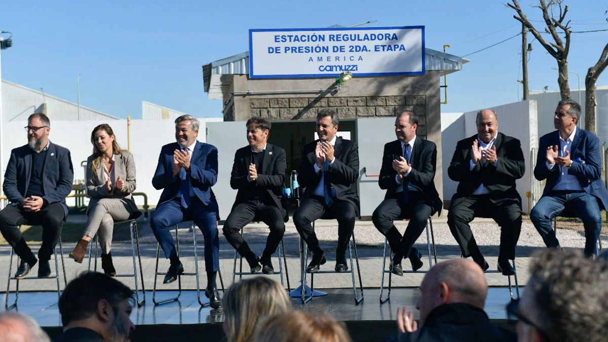 Massa y Kicillof en el acto de inauguración del Gasoducto América (foto: NA).