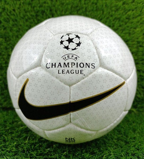 Pelota de Champions League: Nike busca desplazar a Adidas tras 25 años de dominio.