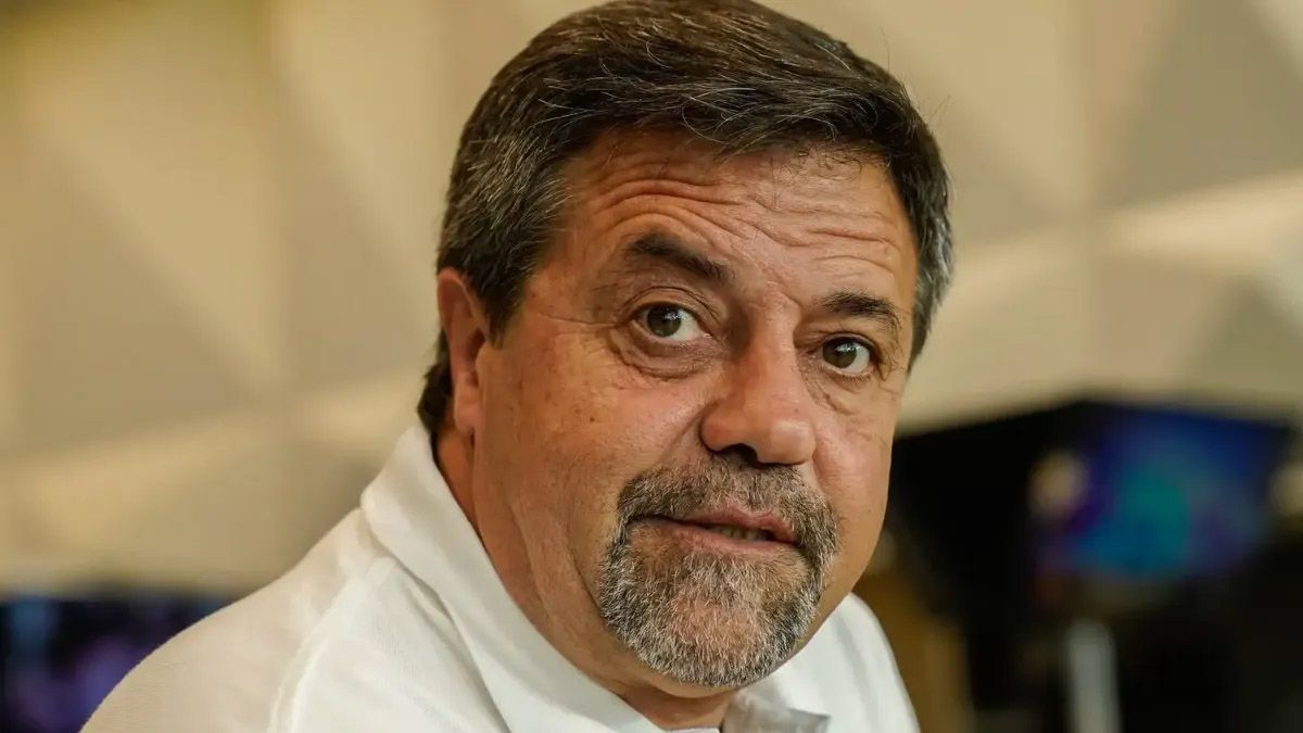 El jugador de Deportivo Madryn, Facundo Giacopuzzi, disparó contra Ricardo Carusso Lombardi y en la AFA lo acusaron de “extorsionador”. El jugador de Deportivo Madryn, Facundo Giacopuzzi, disparó contra Ricardo Carusso Lombardi y en la AFA lo acusaron de “extorsionador”.