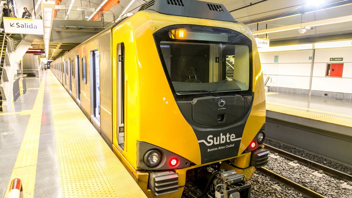 La Línea H de subterráneos tendrá los pasillos vacíos hasta el cierre de los servicios