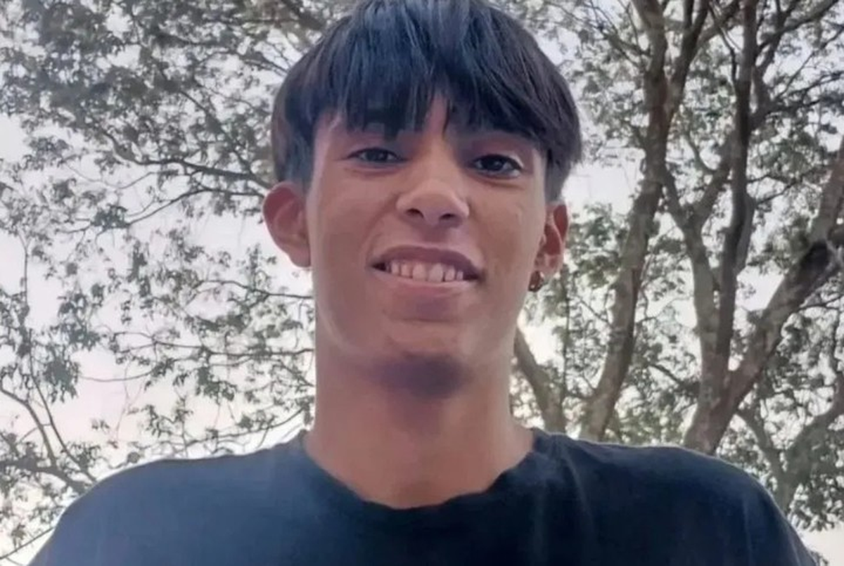 El joven tenía 15 años y fue asesinado en Santa Fe, con una crueldad pocas veces vista. El joven tenía 15 años y fue asesinado en Santa Fe, con una crueldad pocas veces vista.