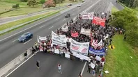 FATE: Corte y tensión en Panamericana entre trabajadores y Gendarmería FATE: Corte y tensión en Panamericana entre trabajadores y Gendarmería