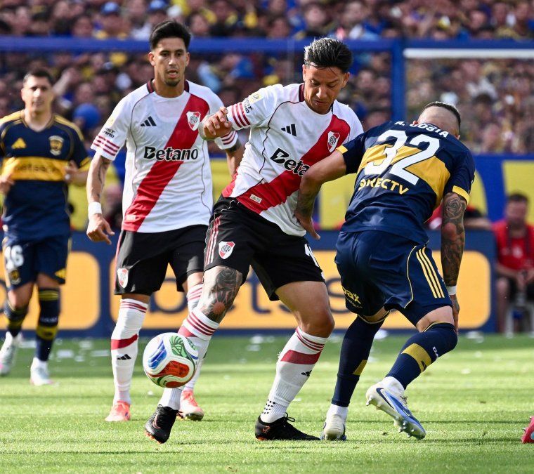 River vs Boca por el Superclásico del fútbol argentino. River vs Boca por el Superclásico del fútbol argentino.