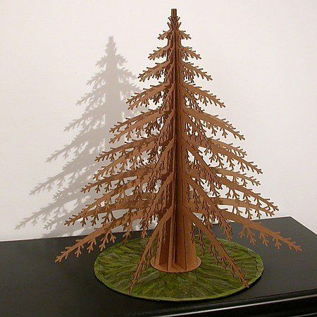 Marchito, sin regalos, sin luces, sin adornos: árbol de Navidad 2016.