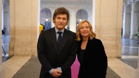 Javier Milei y la premier italiana, Giorgia Meloni, en Roma. 